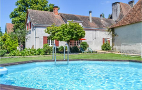 Гостиница Holiday Home St. Sulpice-d'Exideul - 01  Нантьа